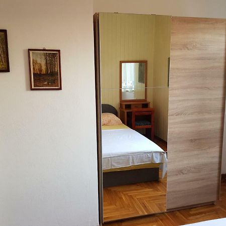 Mare Azzurro Apartments Pula Ngoại thất bức ảnh