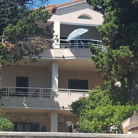 Mare Azzurro Apartments Pula Ngoại thất bức ảnh
