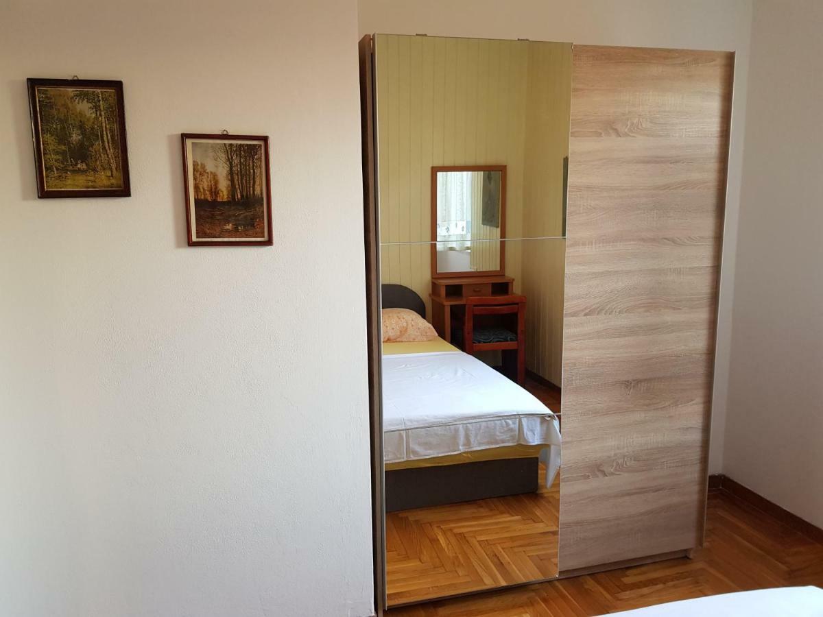 Mare Azzurro Apartments Pula Ngoại thất bức ảnh