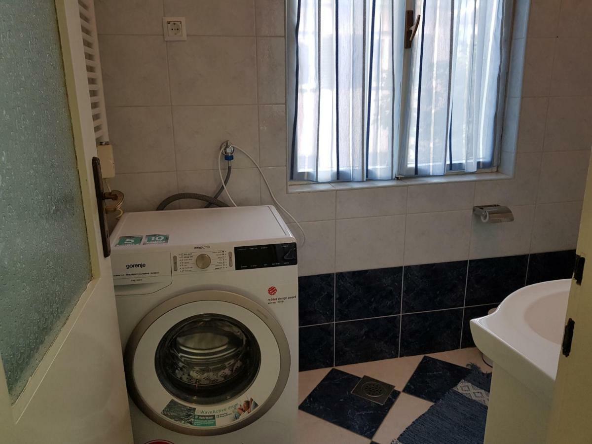 Mare Azzurro Apartments Pula Ngoại thất bức ảnh
