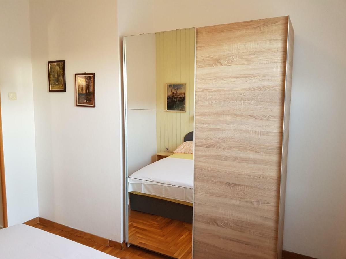 Mare Azzurro Apartments Pula Ngoại thất bức ảnh
